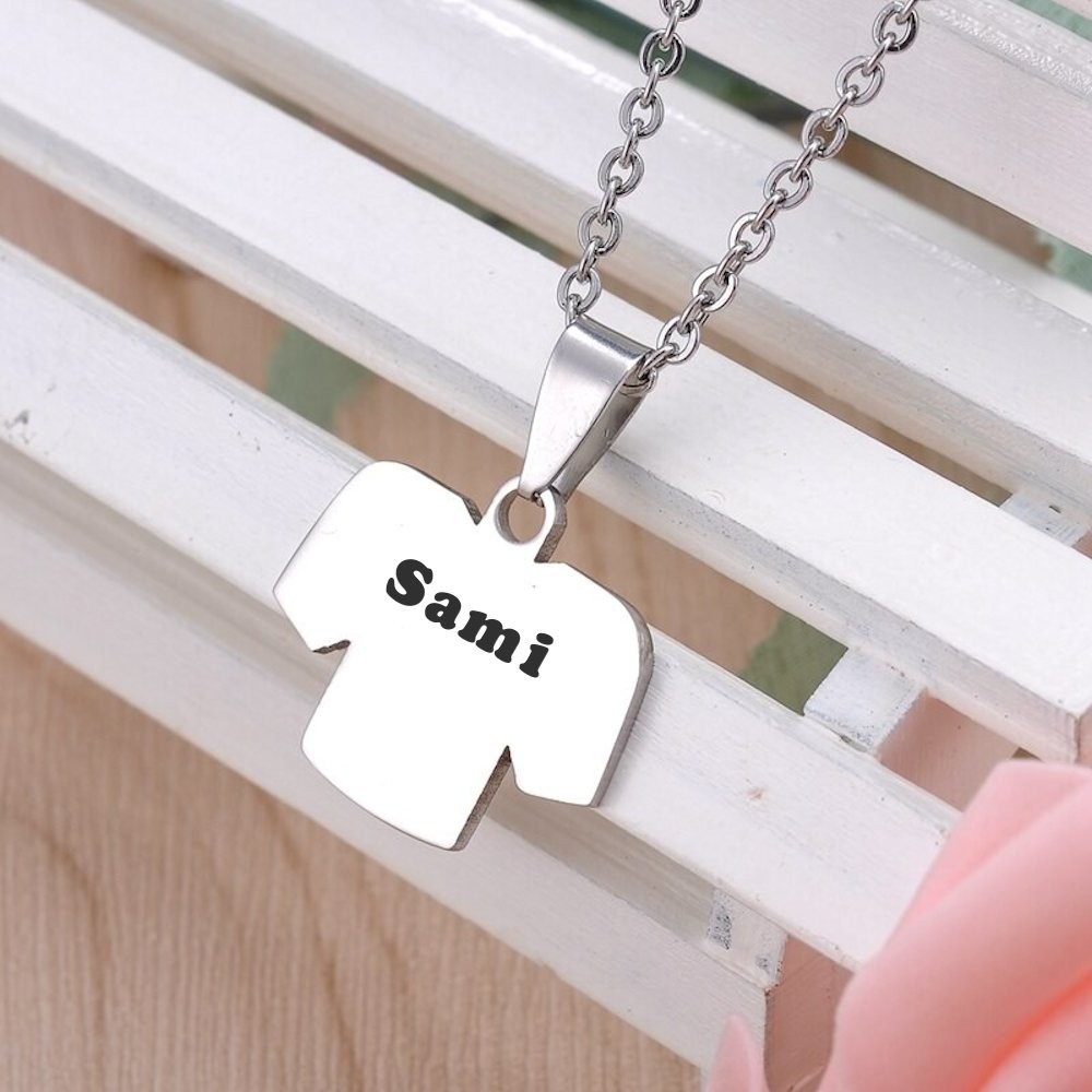 Collier Maillot Personnalisé Gravé – Cadeau Foot Sport Passionné 2 Collier maillot t-shirt prénom acier gravure personnalisée