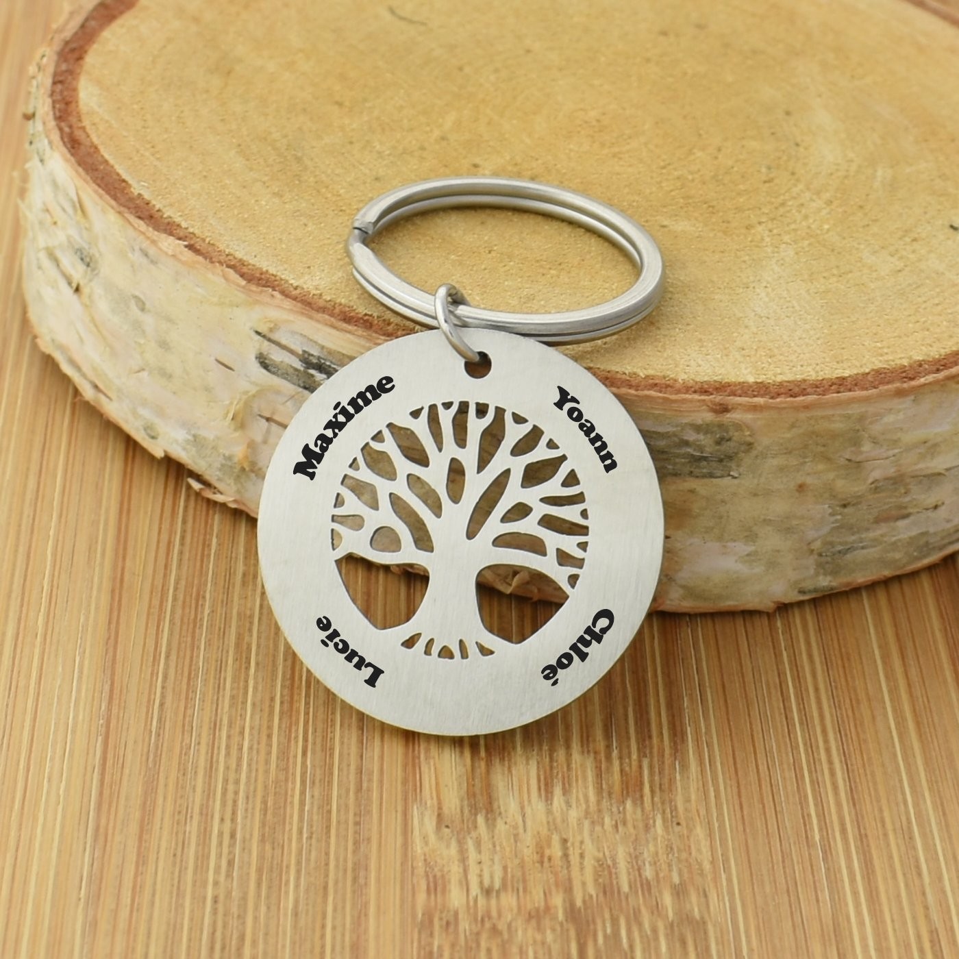 porte-clés arbre de vie gravé 4 prénoms acier cadeau fête des mères famille