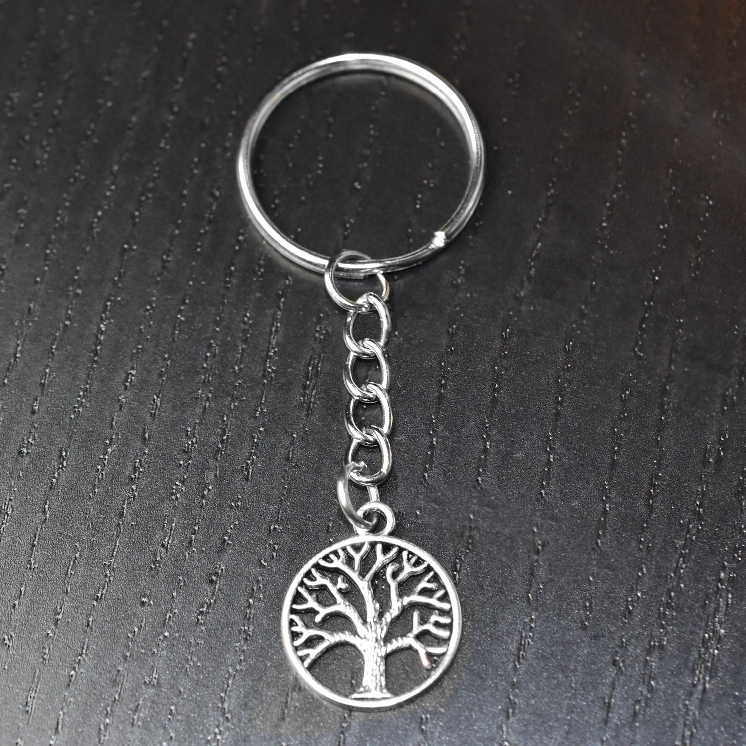 Porte-clés Arbre de Vie Personnalisé Gravé – Cadeau Famille, Enracinement ou Symbole de Vie 4 Porte-clés Arbre de Vie gravé — pendentif