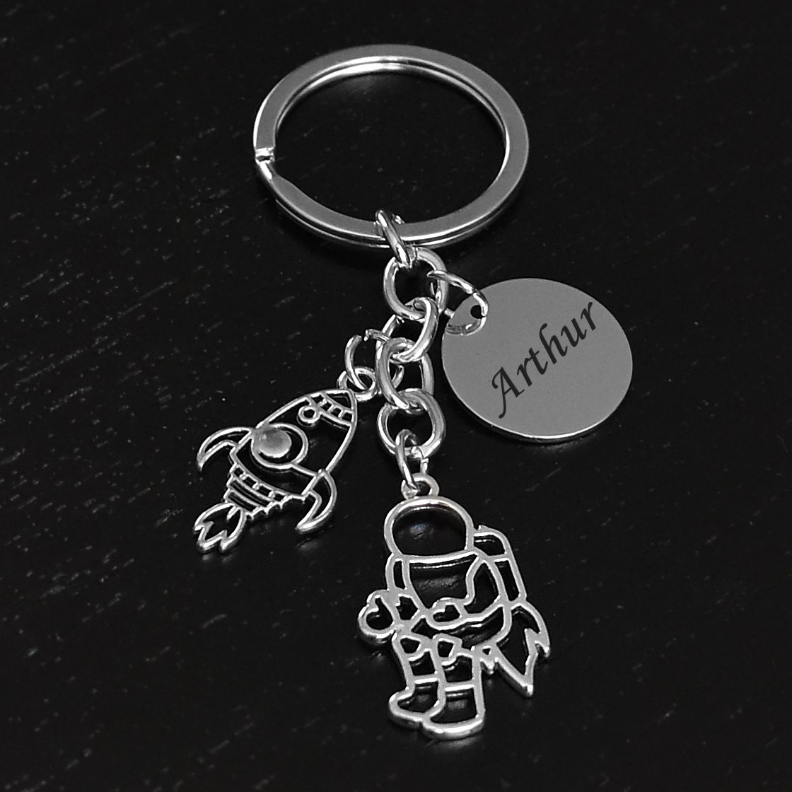 Porte-clés Astronaute & Fusée Personnalisé Gravé – Cadeau Espace, Cosmonaute ou Rêveur d'Étoiles 2 Porte-clés Astronaute gravé — fusée origami