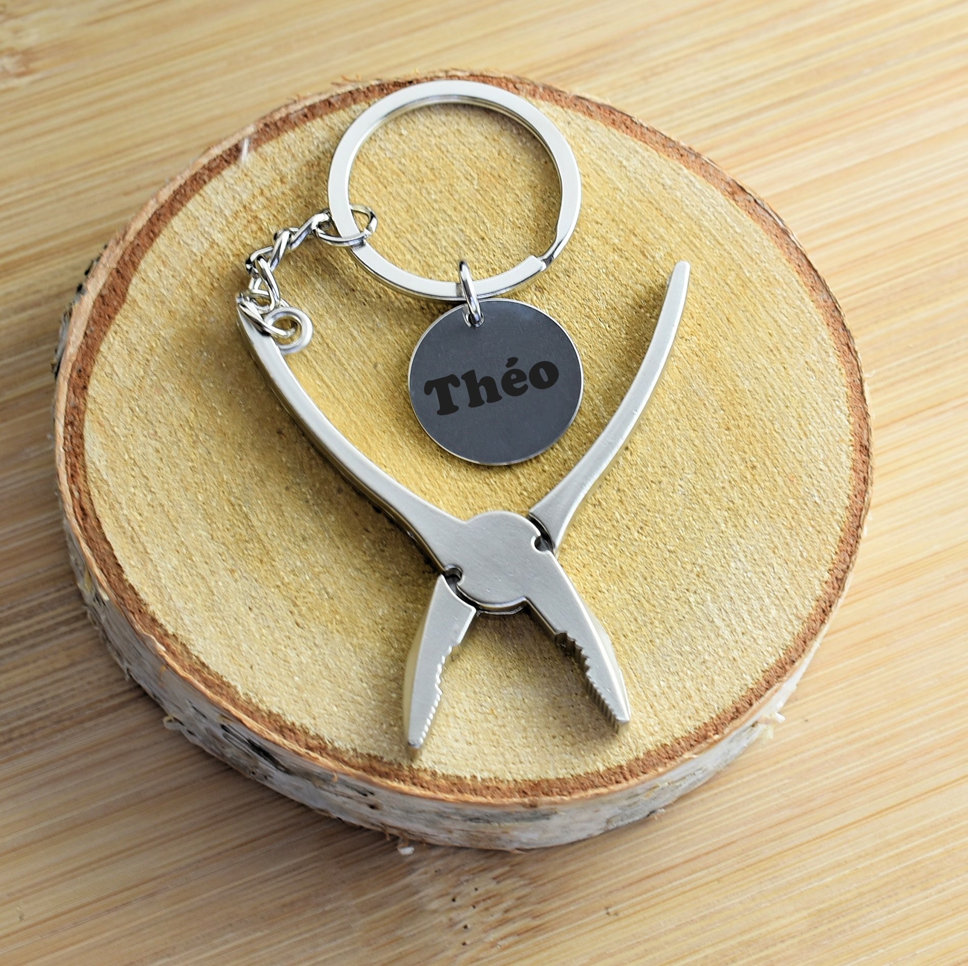 Porte-clés Pince Bricoleur Personnalisé Gravé – Cadeau Artisan, Électricien ou Passionné de Bricolage 3 Porte-clés Bricoleur gravé — pince à bec