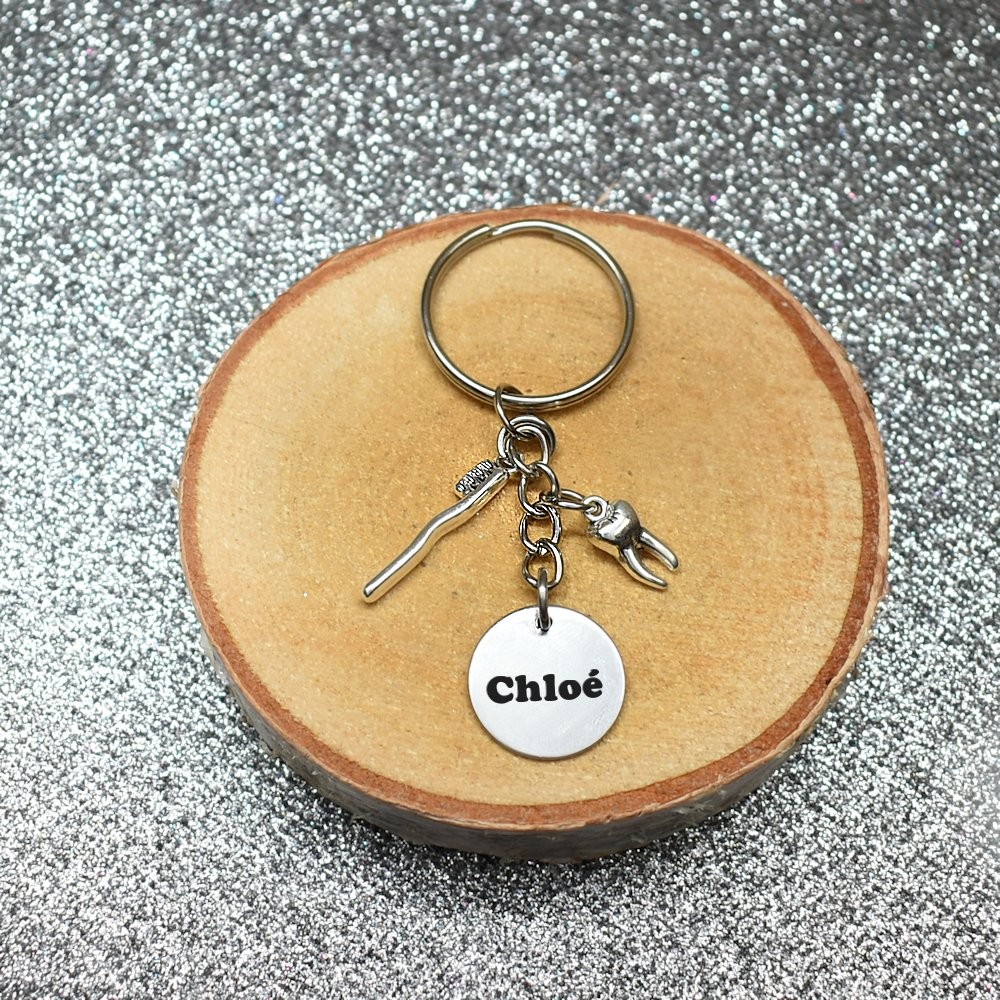 Porte-clés Dentiste Personnalisé Gravé – Cadeau Chirurgien-Dentiste, Assistante Dentaire ou Départ en Retraite 3 Porte-clés Dentiste gravé — dent et brosse