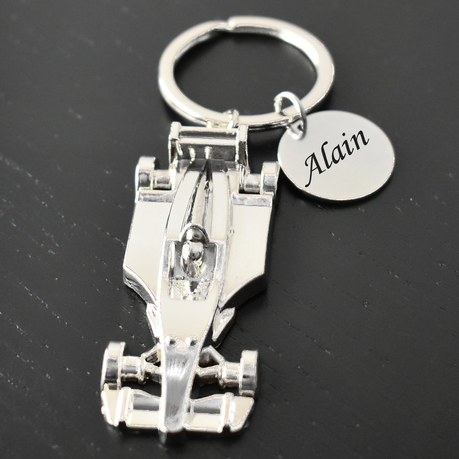 Porte-clés Formule 1 Personnalisé Gravé – Cadeau Passionné de F1, Pilote ou Fan de Course Automobile 4 Porte-clés Formule 1 gravé — voiture de course