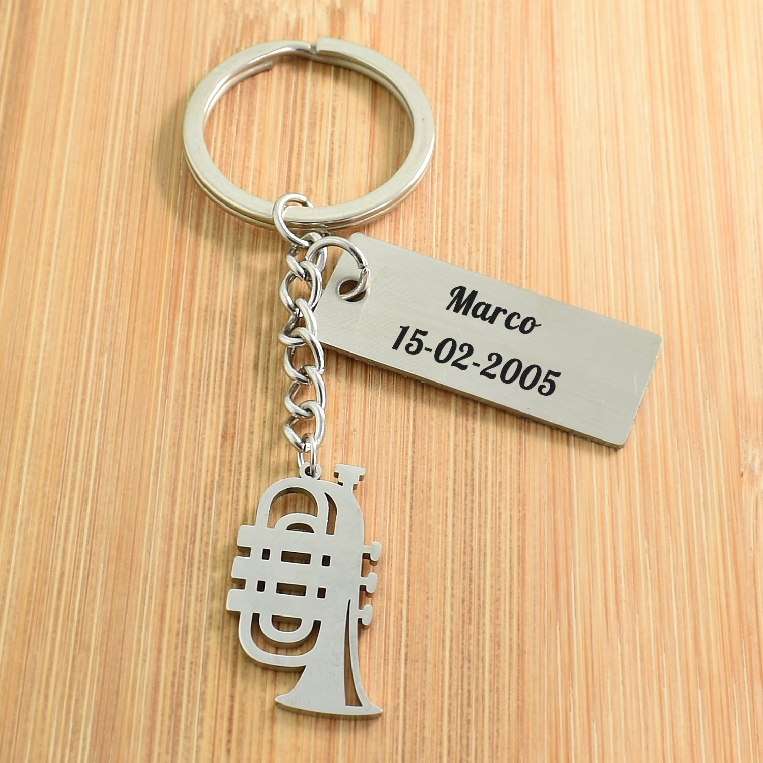 Porte-clés Trompette gravé — Plaque 2 Lignes Cadeau Musicien Fanfare Personnalisé Acier 2 Porte-clés Trompette Origami gravé — plaque acier