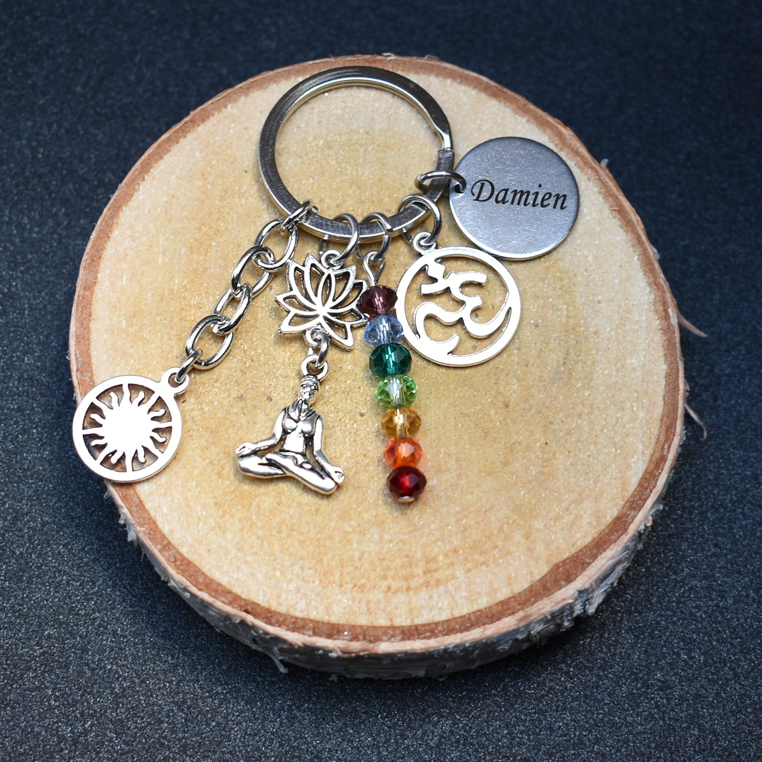 Porte-clés Yoga gravé — Om Lotus Chakras Cadeau Méditation Personnalisé Métal Argenté 4 Porte-clés Yoga gravé — 7 chakras lotus