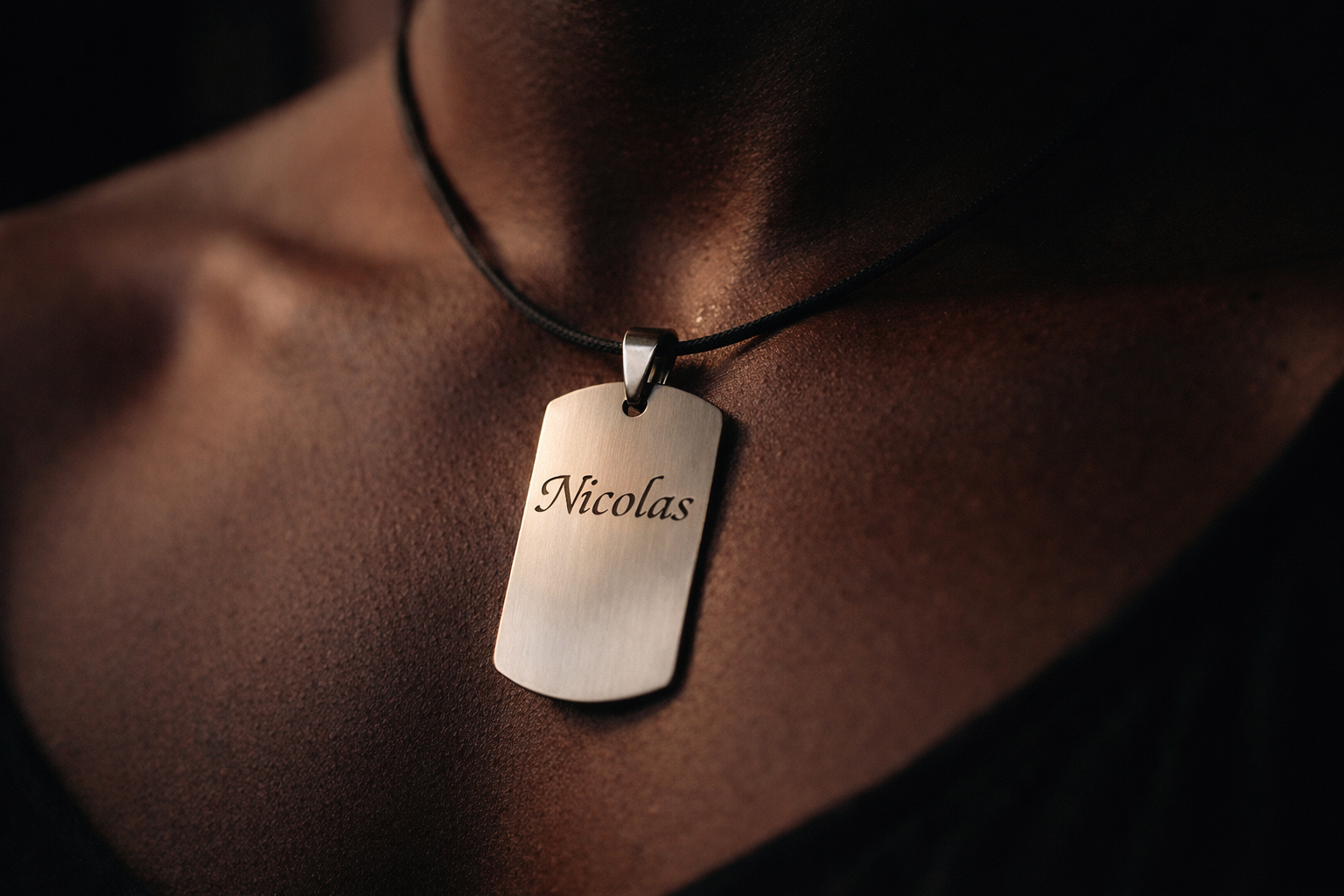 collier plaque militaire gravé acier porté personnalisé cadeau homme